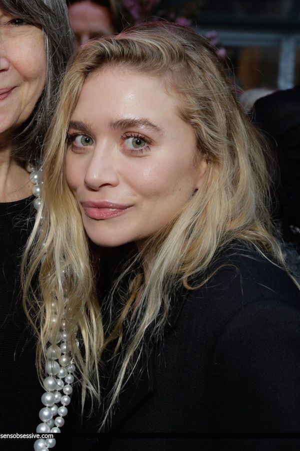 Olsens Anonymous How To Master Ashley Olsen S Barely There Beauty Look